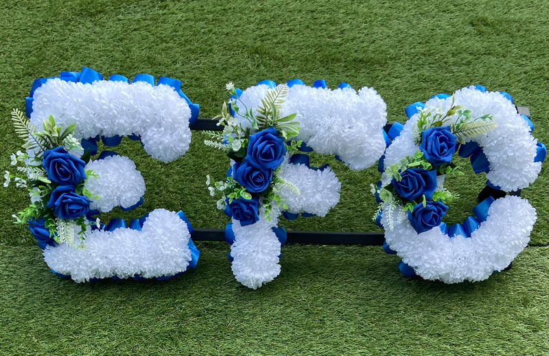 Everton EFC - Blue & White With Blue Roses.